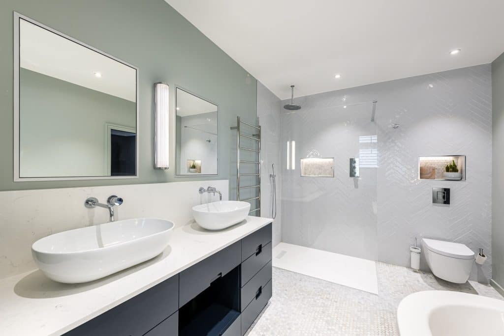 TEIGNMOUTH north west london 1920s detached location house Location Creation:Teignmouth NW2:bathroom1 side