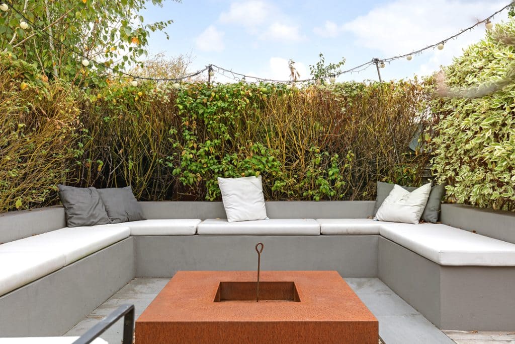 THE WHITE HOUSE crystal palace modern colourful shoot location house 68 Orleans Road, Crystal Palace, SE19 004