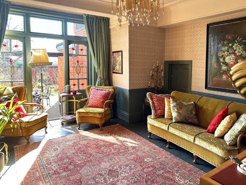 ART DECO JEWEL - Colourful Shoot Location north london image00009