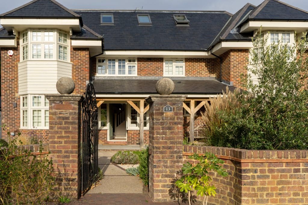 ASHCOMBE large surbiton location house modern 13 Ashcombe Avenue Surbiton KT6 004
