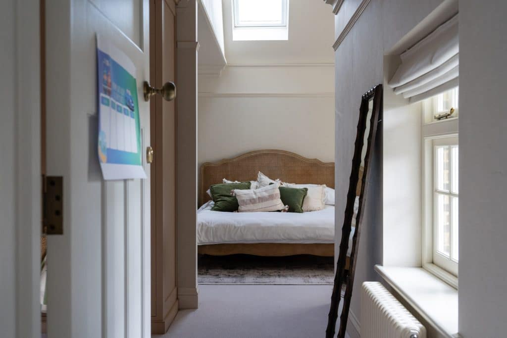 ASHCOMBE large surbiton location house modern 13 Ashcombe Avenue Surbiton KT6 058