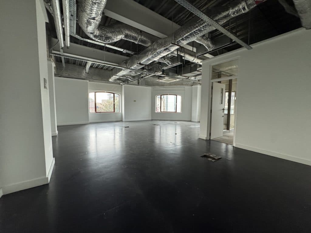 BERMONDSEY ST OFFICE south east london blank canvas shoot location 15. Forty Two - Offices