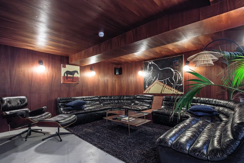 DALSTON EMERALD - East London Mid Century Shoot Location House37