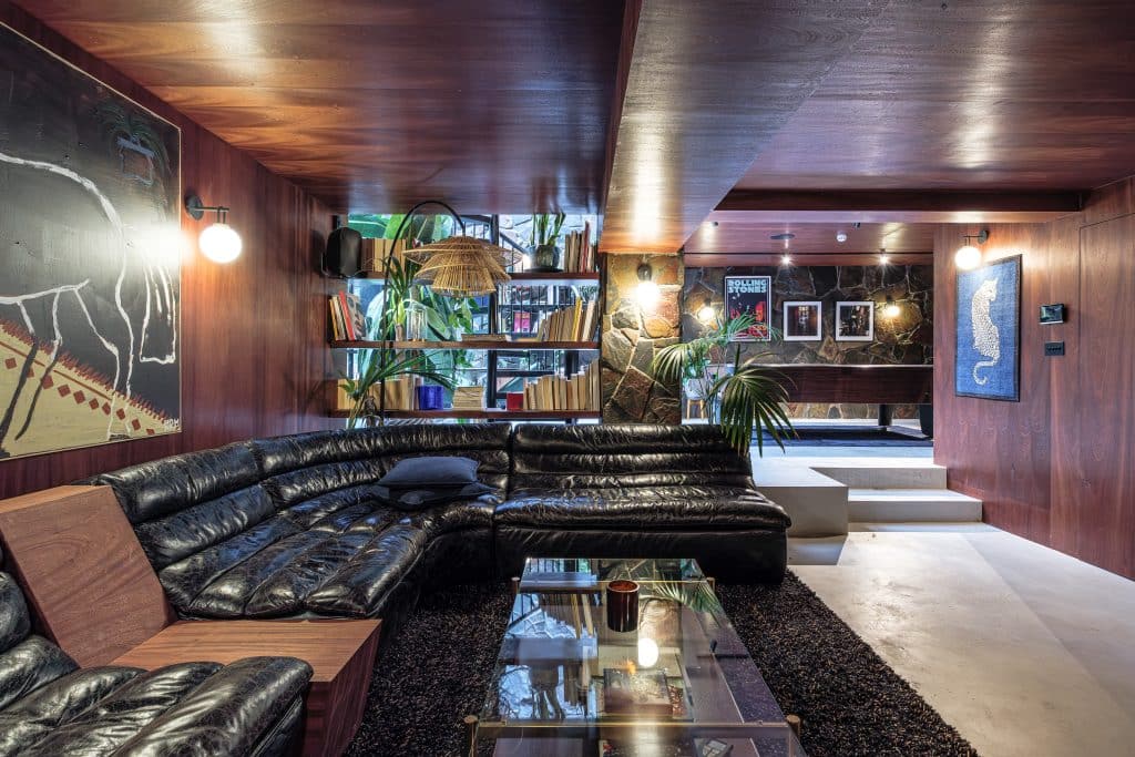DALSTON EMERALD - East London Mid Century Shoot Location House39