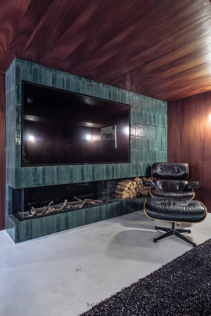 DALSTON EMERALD - East London Mid Century Shoot Location House40
