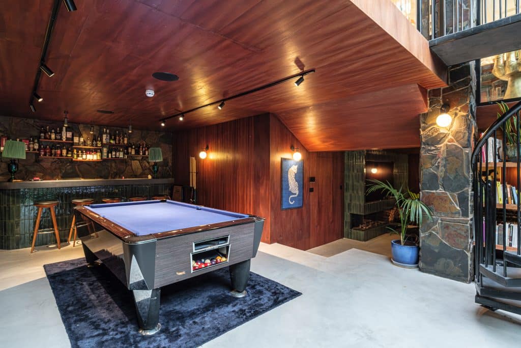 DALSTON EMERALD - East London Mid Century Shoot Location House41