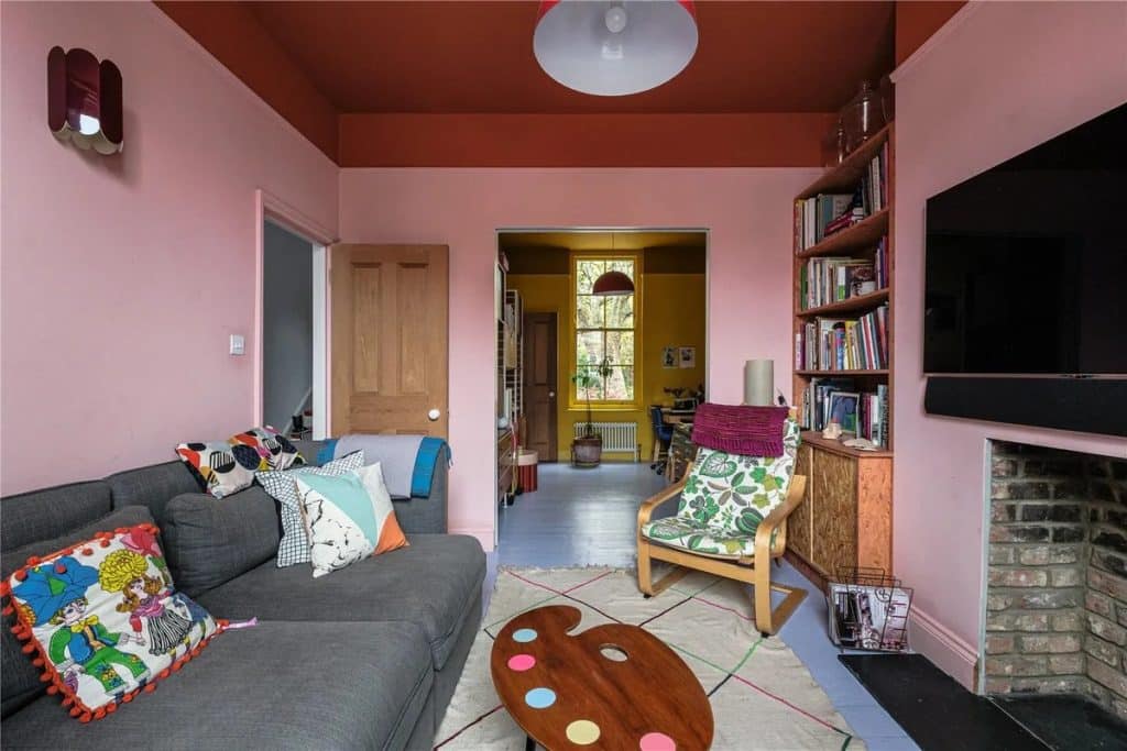 HEKA HOUSE colourful east london location house 19. HEKA HOUSE Living Room Art Studio