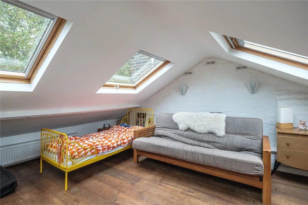 HEKA HOUSE colourful east london location house 40. HEKA HOUSE Loft Room