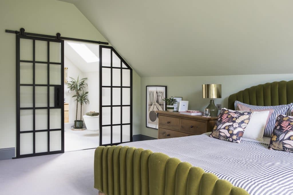 THAT HOUSE WITH THE PINK DOOR large kent location house Bedroom4