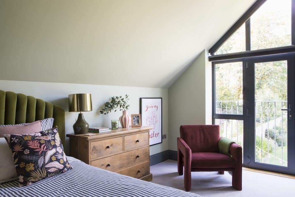 THAT HOUSE WITH THE PINK DOOR large kent location house Bedroom5