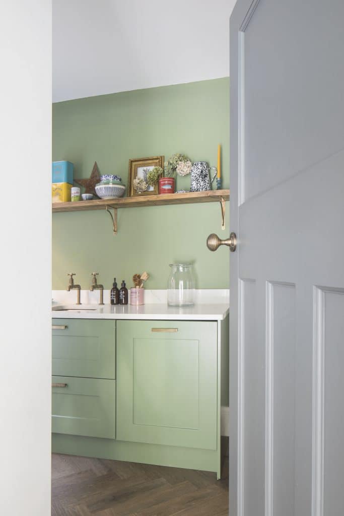 THAT HOUSE WITH THE PINK DOOR large kent location house Utility