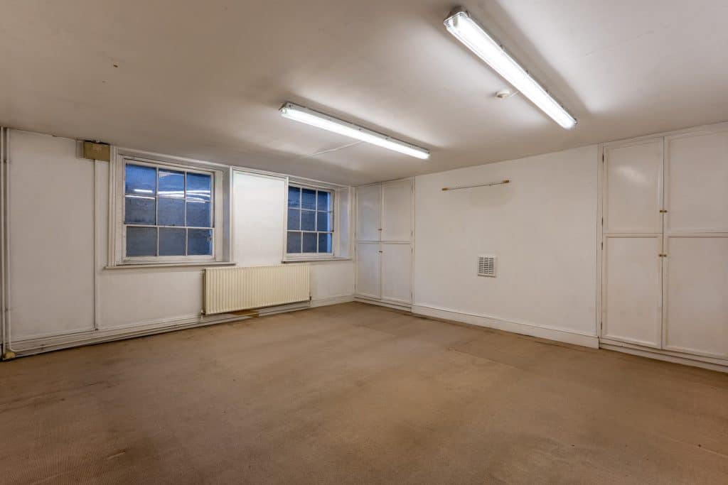 THE GEORGIAN HOUSE five storey vacant north london location house N16 37