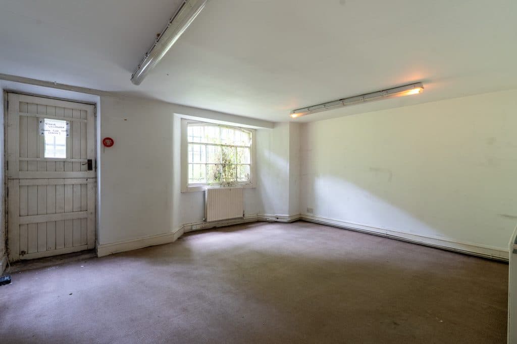 THE GEORGIAN HOUSE five storey vacant north london location house N16 38