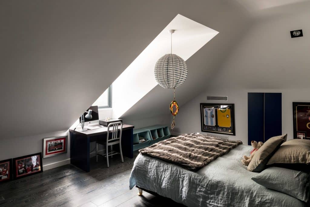 BELSIZE HOUSE north west london large location house Location Creation:Blue Bedroom:Belsize House NW3:.jpg