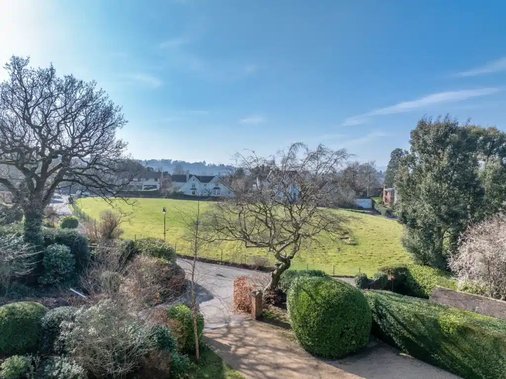 CEDAR HOUSE victorian dorking grade ii listed location house 98d794 5e441a5dbba741119c4964c9366b5913~mv2