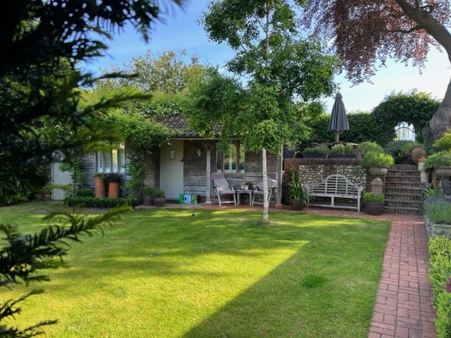 CEDAR HOUSE victorian dorking grade ii listed location house Unknown 16