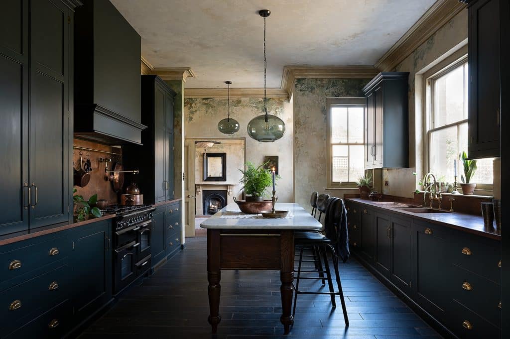 NAVAL HOUSE south west london riverside townhouse 3.TheClassicEnglishKitchen deVOL LOW RES