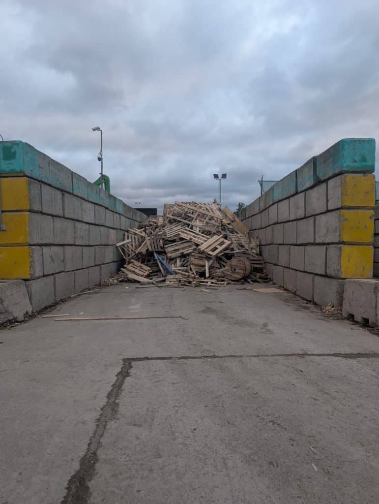 SKIP DEPOT essex shoot loction PHOTO 2025 11 20 17 54 30