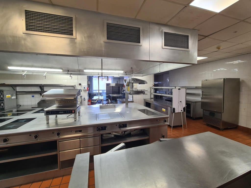 THISTLE BARBICAN north london vacant hotel shoot location shared image (67)