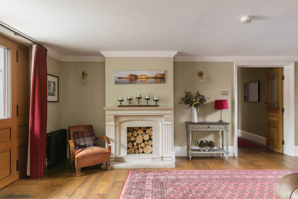 VINE HOUSE guildford eight bedroom location house Vine house, coombe lane, Guildford, GU3 3PF 013