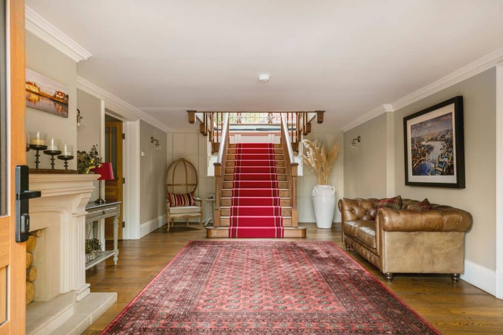 VINE HOUSE guildford eight bedroom location house Vine house, coombe lane, Guildford, GU3 3PF 014