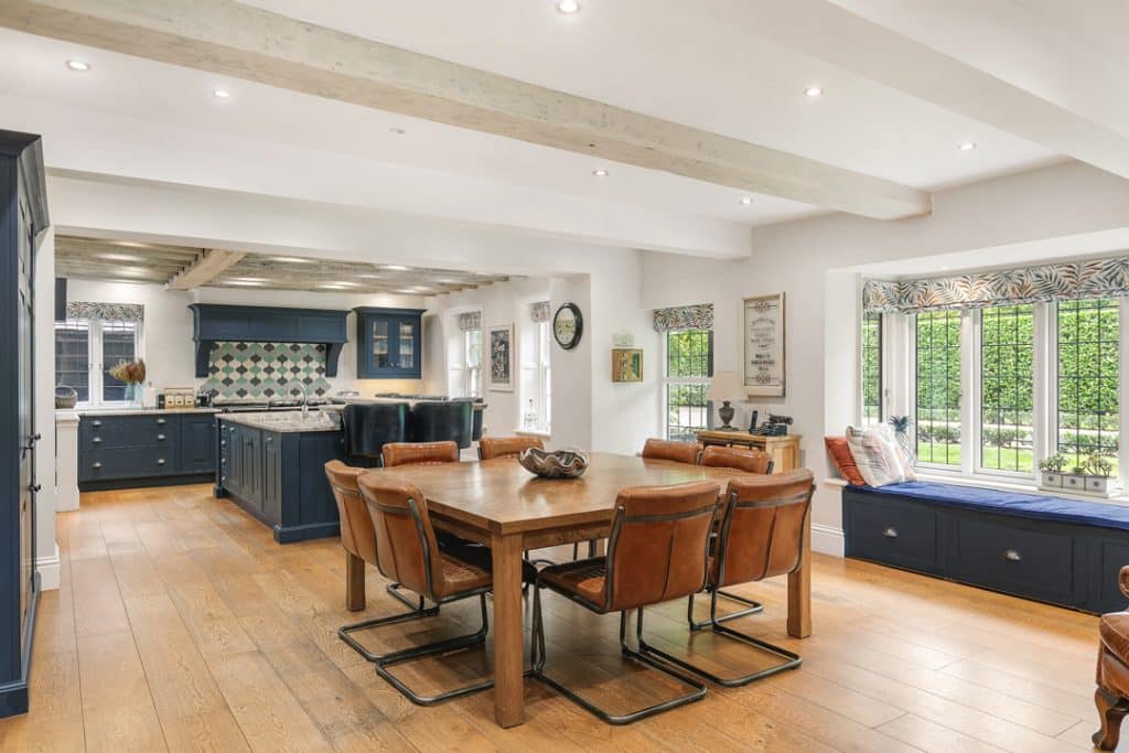 VINE HOUSE guildford eight bedroom location house Vine house, coombe lane, Guildford, GU3 3PF 021