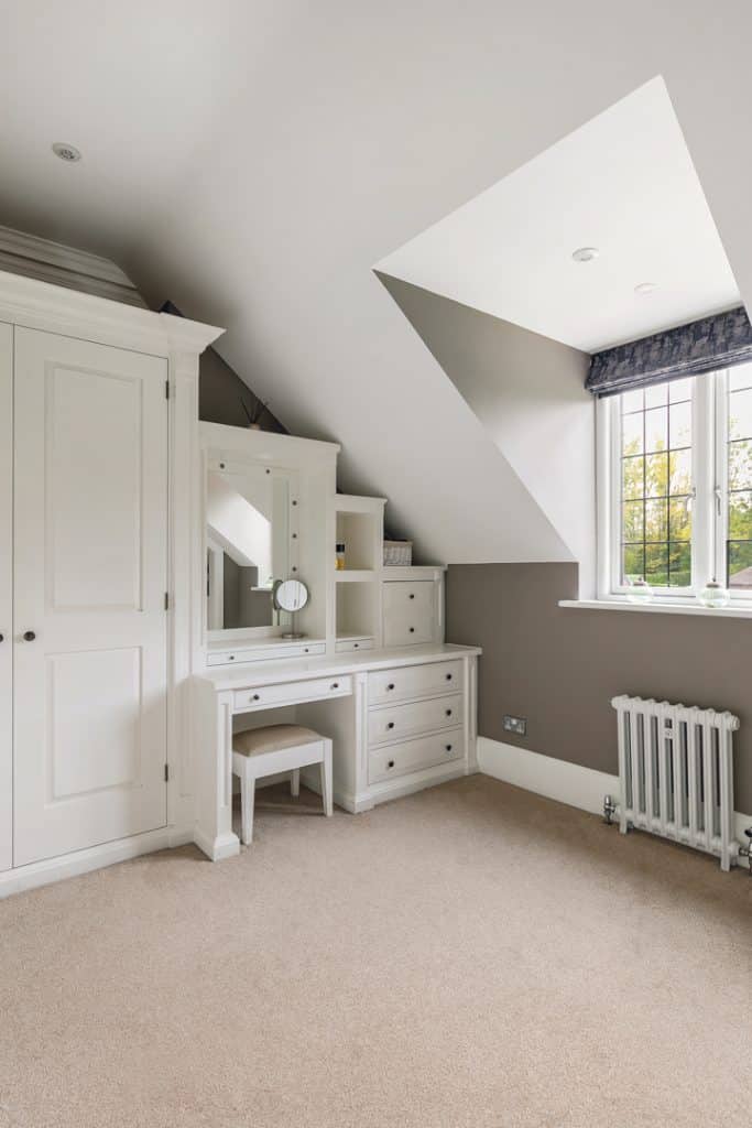 VINE HOUSE guildford eight bedroom location house Vine house, coombe lane, Guildford, GU3 3PF 039