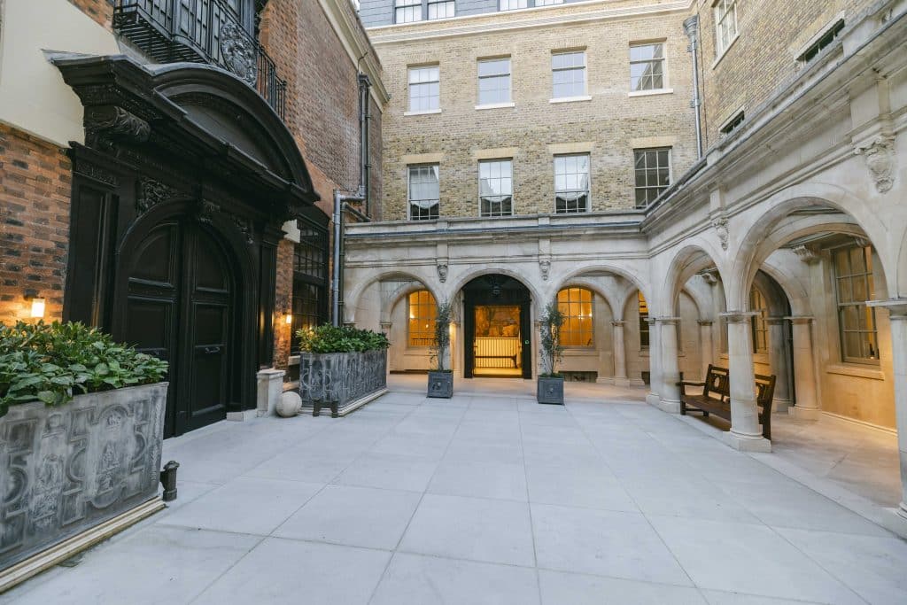 8 1:2 LONDON grade i shoot location venue Courtyard 1