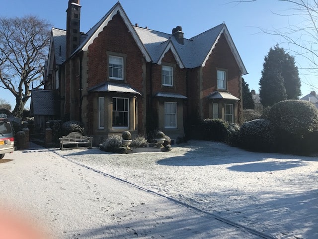 CEDAR HOUSE victorian dorking grade ii listed location houseIMG 3125