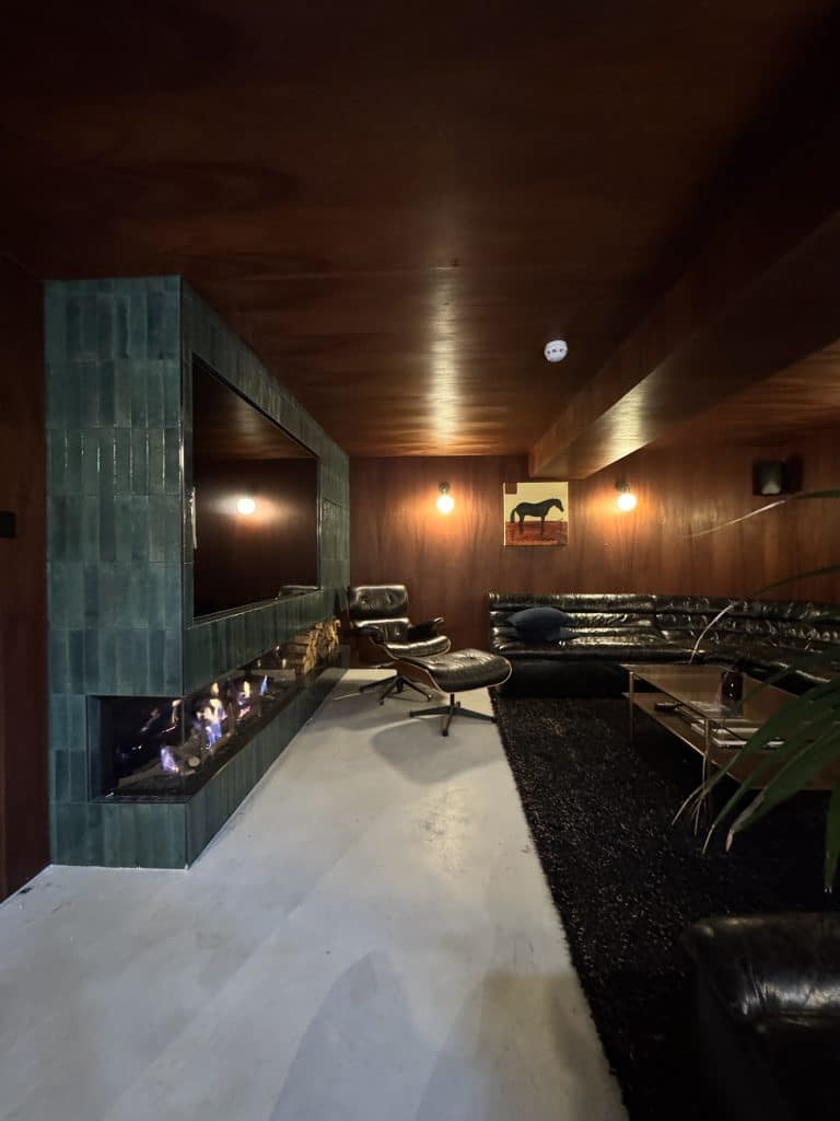 DALSTON EMERALD East London Mid Century Shoot Location House Mildmay Street Instants 22