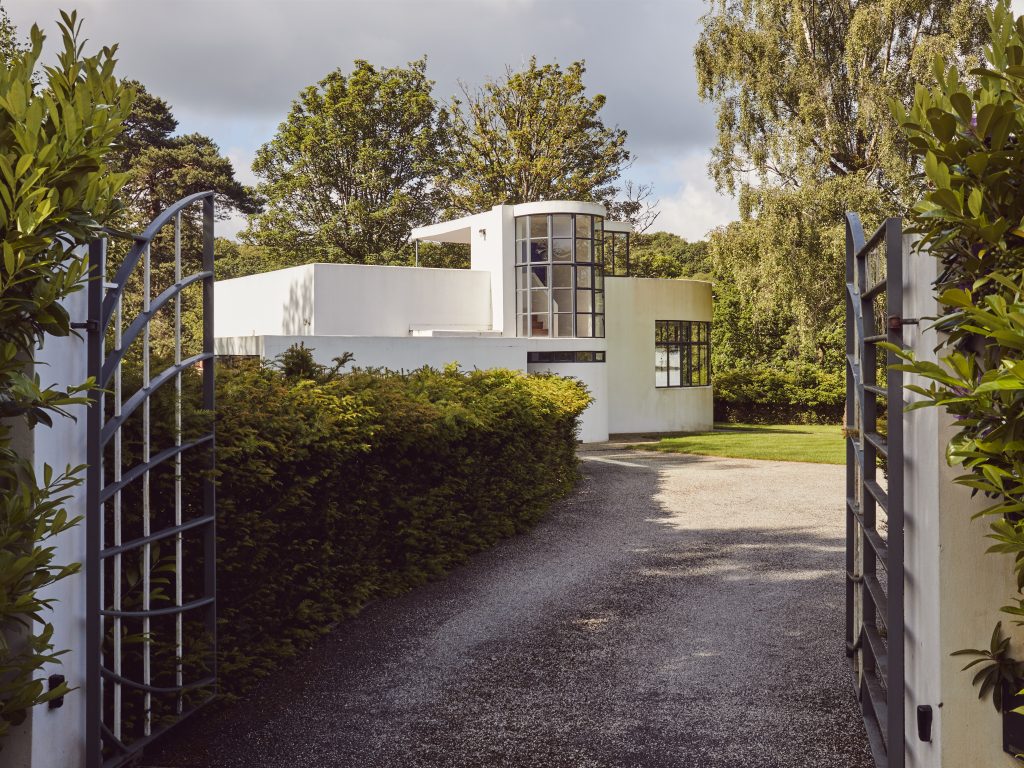 DECO COUNTRY modern neutral surrey location house JJ USHERWOOD HOUSE 1788