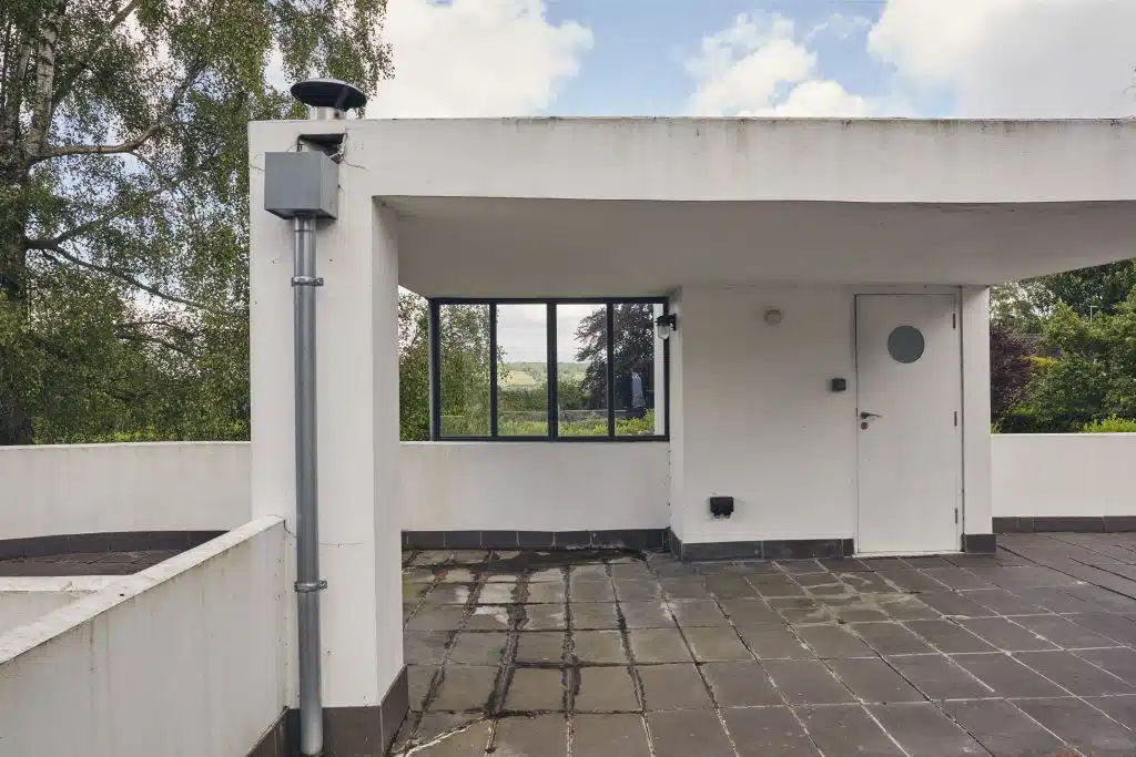 DECO COUNTRY modern neutral surrey location house JJ USHERWOOD HOUSE 1863