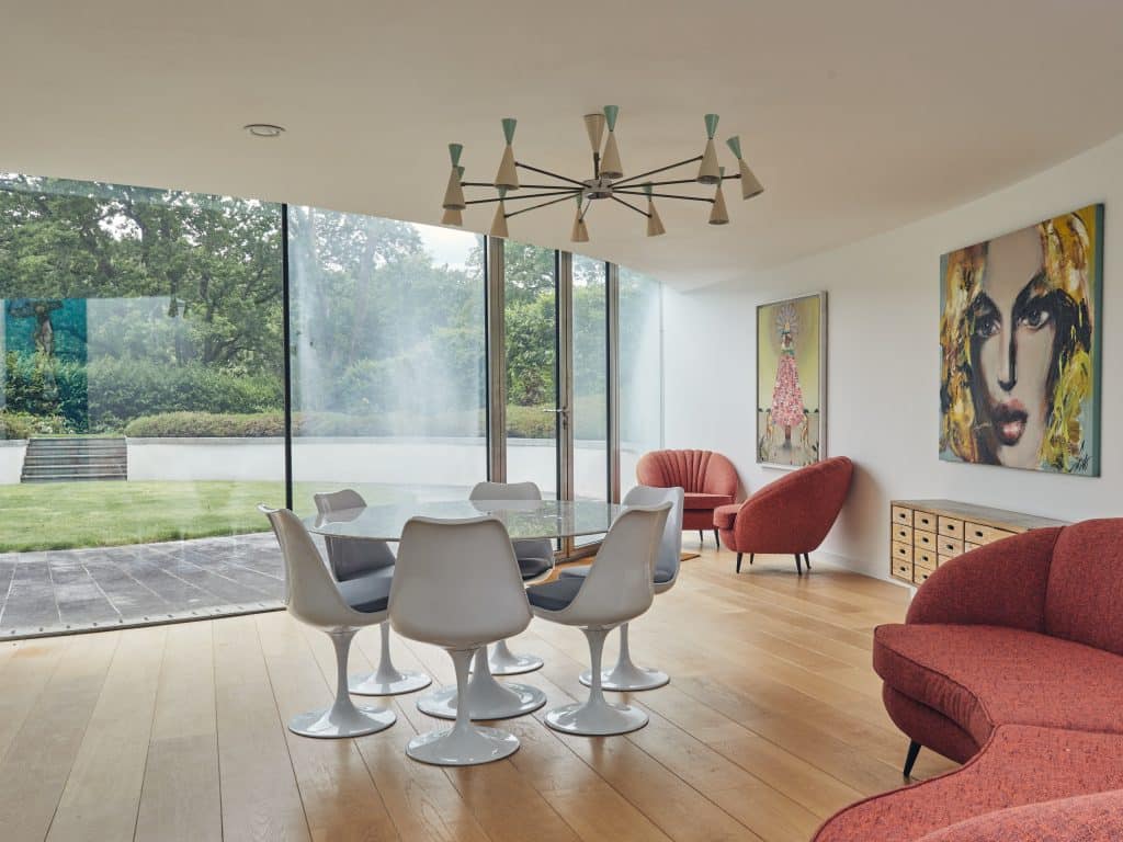 DECO COUNTRY modern neutral surrey location house JJ USHERWOOD HOUSE 1983