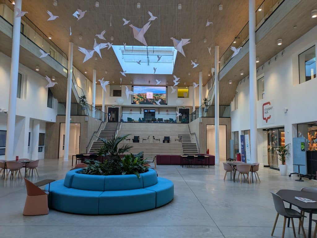 HIGH WYCOMBE CAMPUS school college university campus shoot location PXL 20250916 084653922.MP