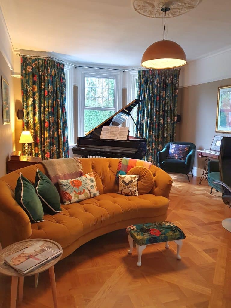 ORCHARD DENE victorian surrey large location house20250311 124720
