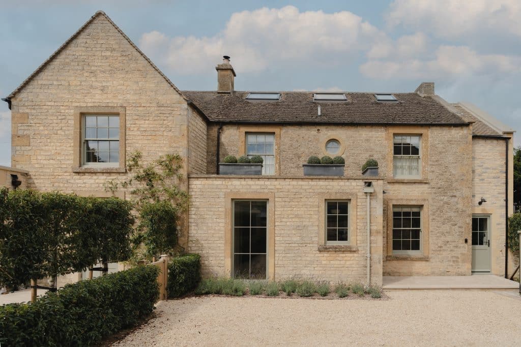STOW HO HOUSE large cotswolds country location house HASTINGS3 15