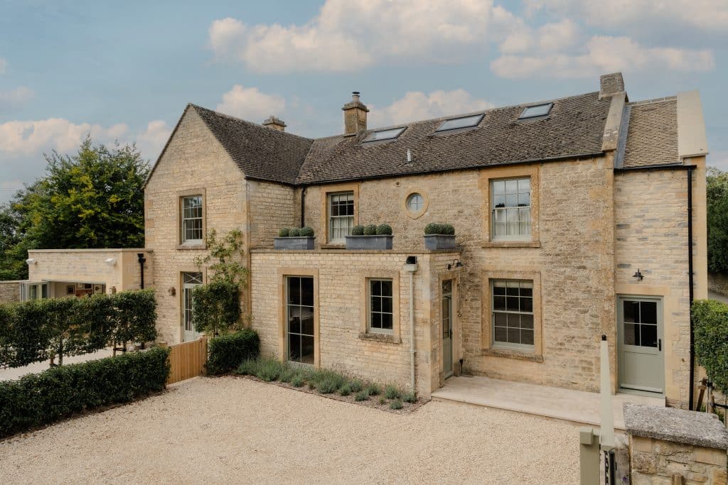 STOW HO HOUSE large cotswolds country location house HASTINGS3 16