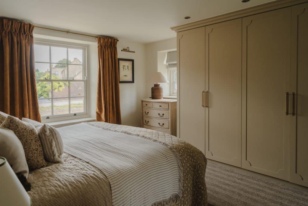 STOW HO HOUSE large cotswolds country location house HASTINGS3 20
