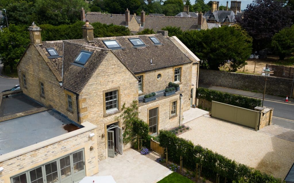 STOW HO HOUSE large cotswolds country location house IMG 5025