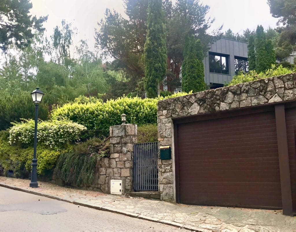 CASABREZO madrid spain modern location house 9