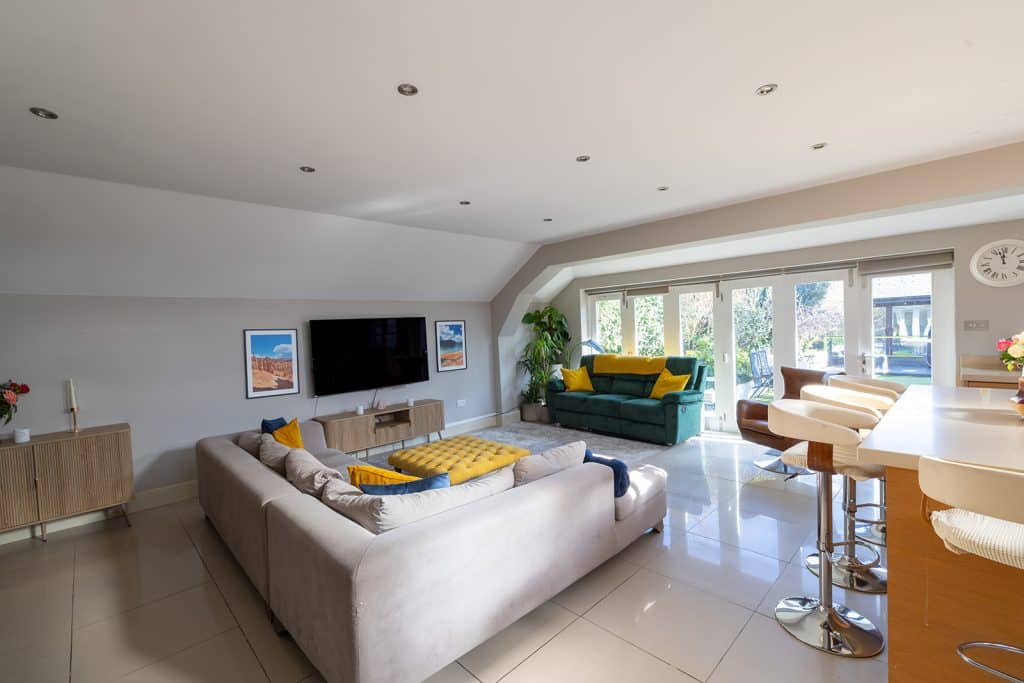 COWSLIP east london large shoot location house R52 9229