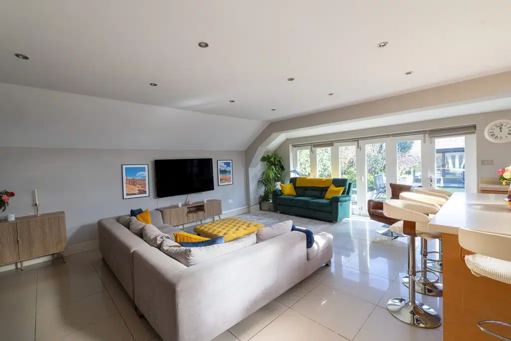 COWSLIP east london large shoot location house R52 9229