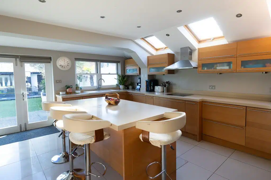 COWSLIP east london large shoot location house R52 9238