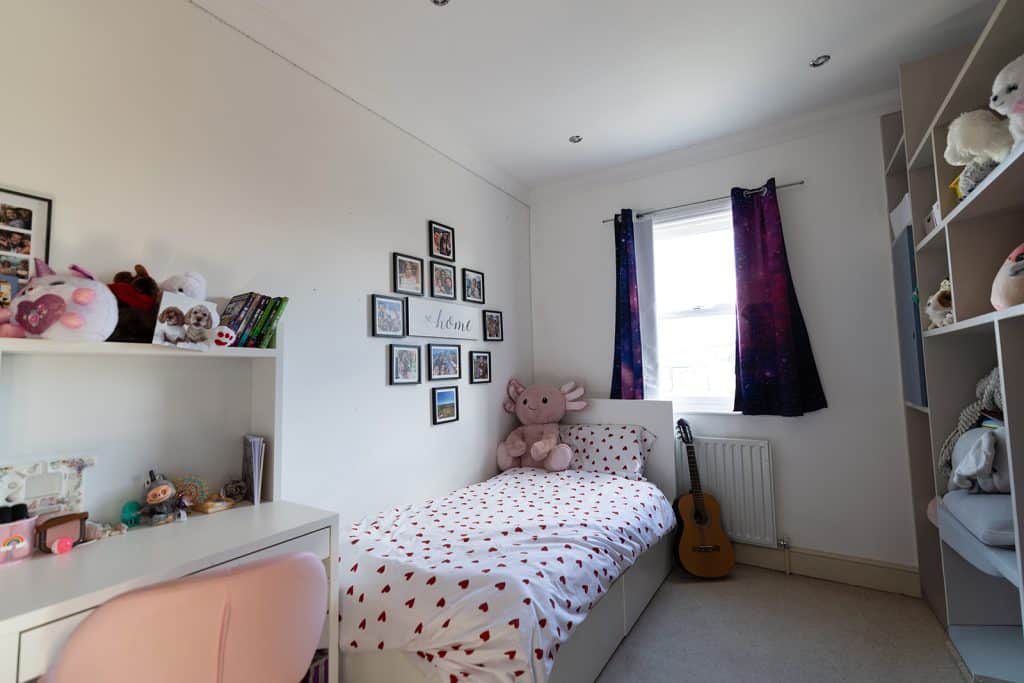 COWSLIP east london large shoot location house R52 9299