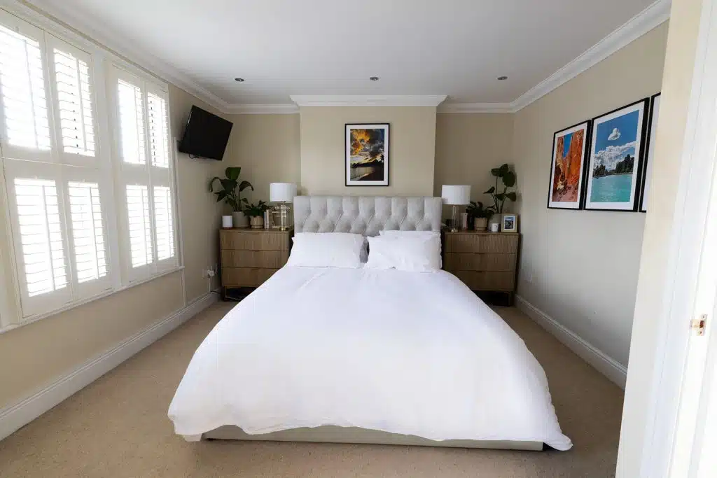 COWSLIP east london large shoot location house R52 9307