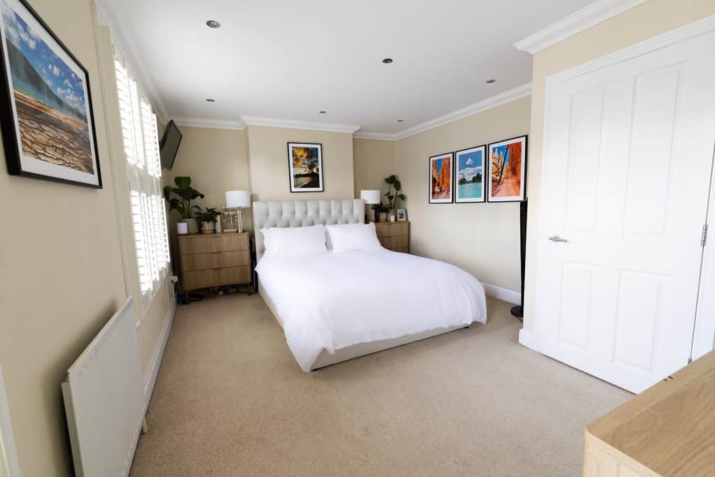 COWSLIP east london large shoot location house R52 9309