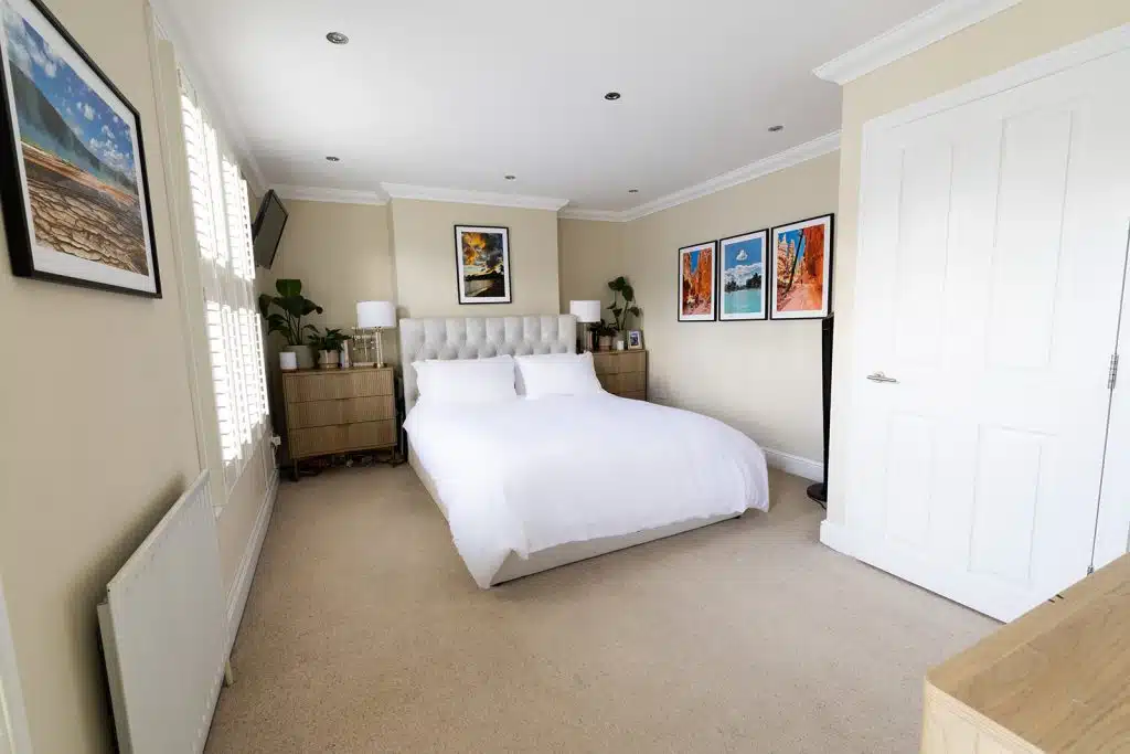 COWSLIP east london large shoot location house R52 9309