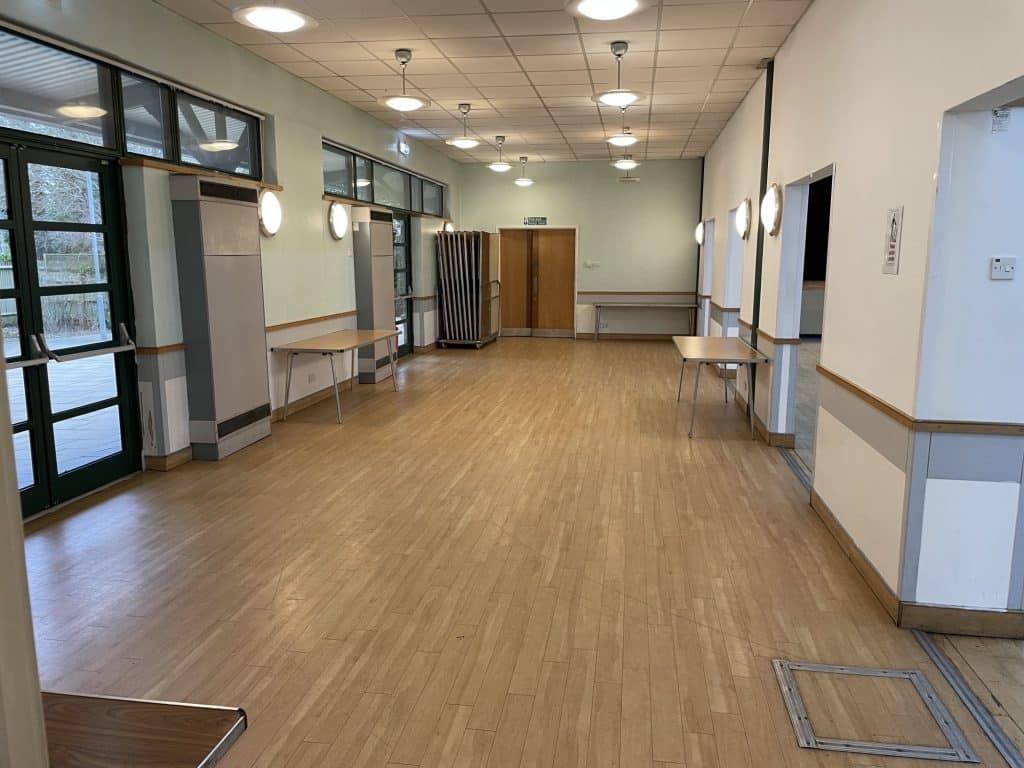 Food serving area fromkitchen end hall (1)