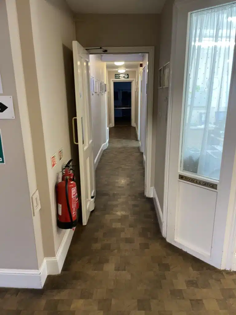 IMG 0577 corridor (1)