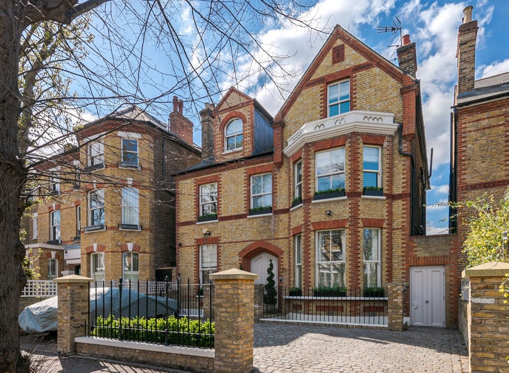 Macaulay Road Clapham Old Town Victorian location house Location Creation: Macaulay Road: front of prop